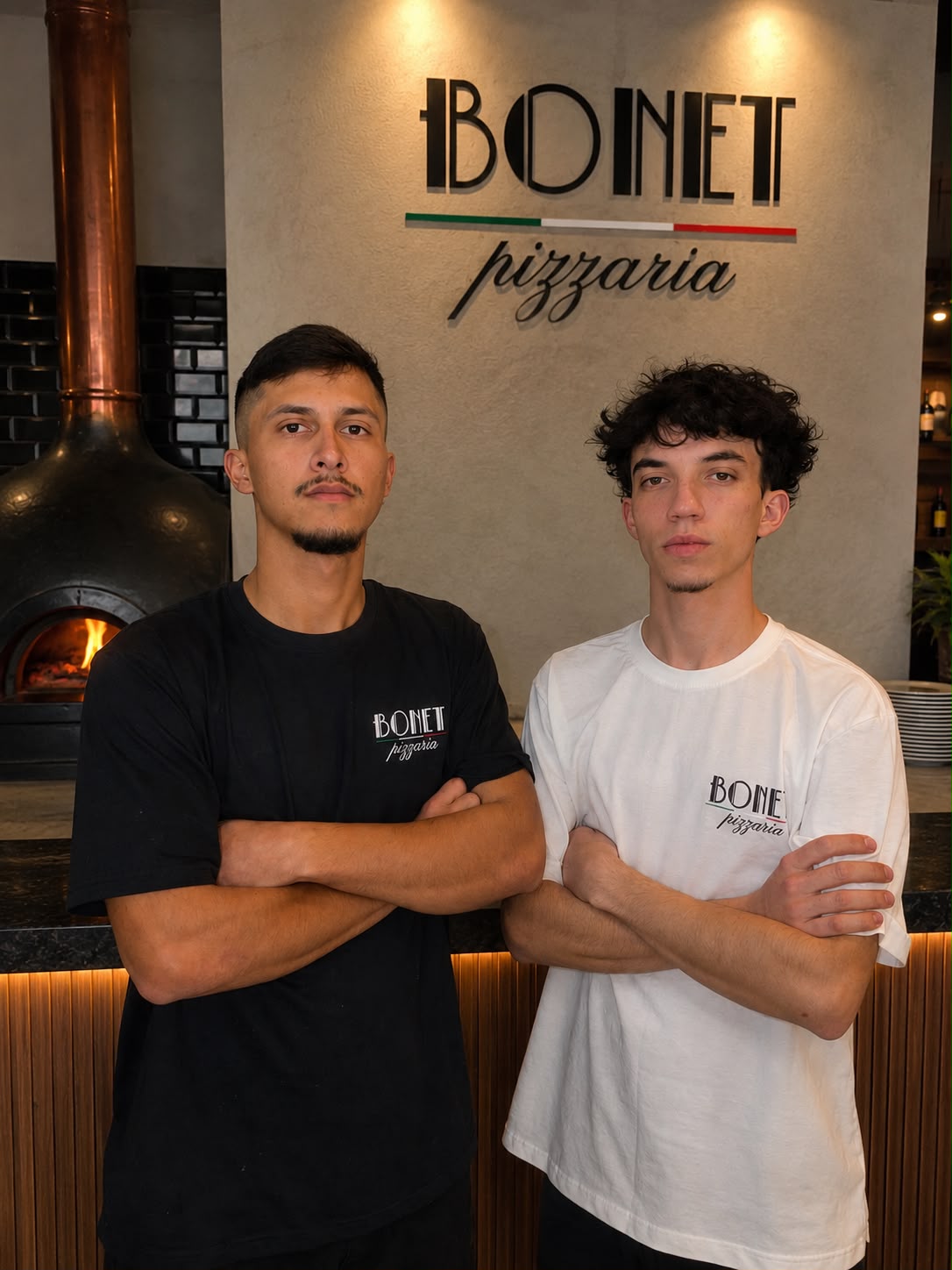 Pizza artesanal sendo preparada